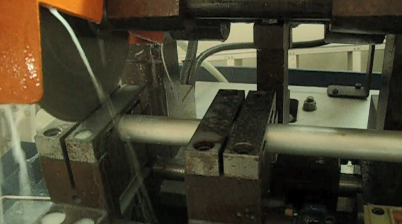 超硬金属棒材冷锯系列管材切割机的特点